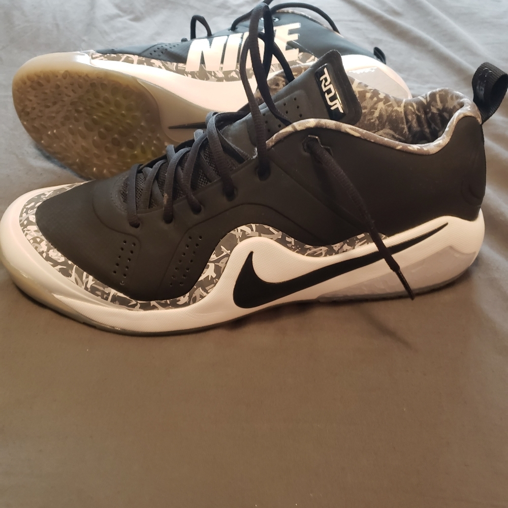 Mike trout nike shoes